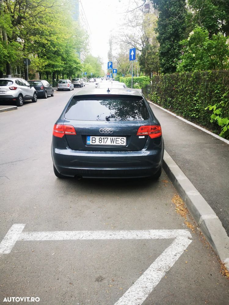 Audi A3 Sportback 1.6 TDI Attraction - 2