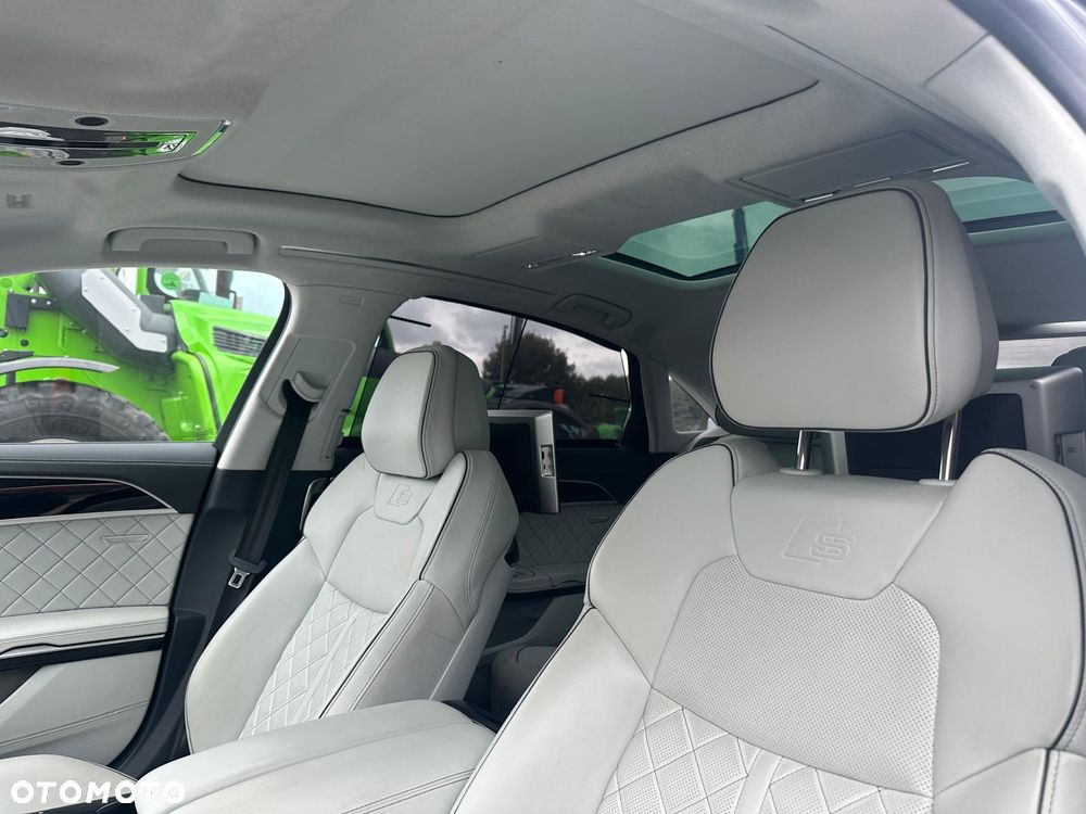 Audi A8 - 19