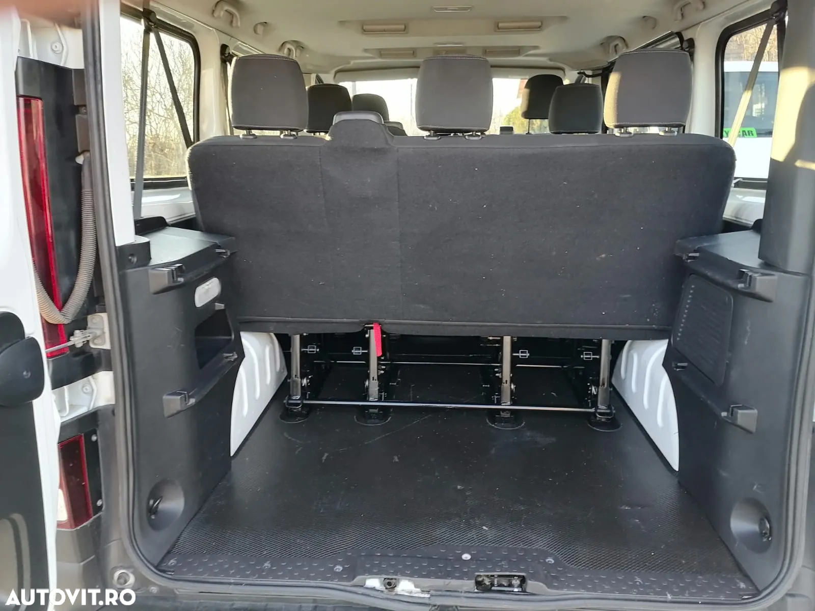 Renault Trafic - 10