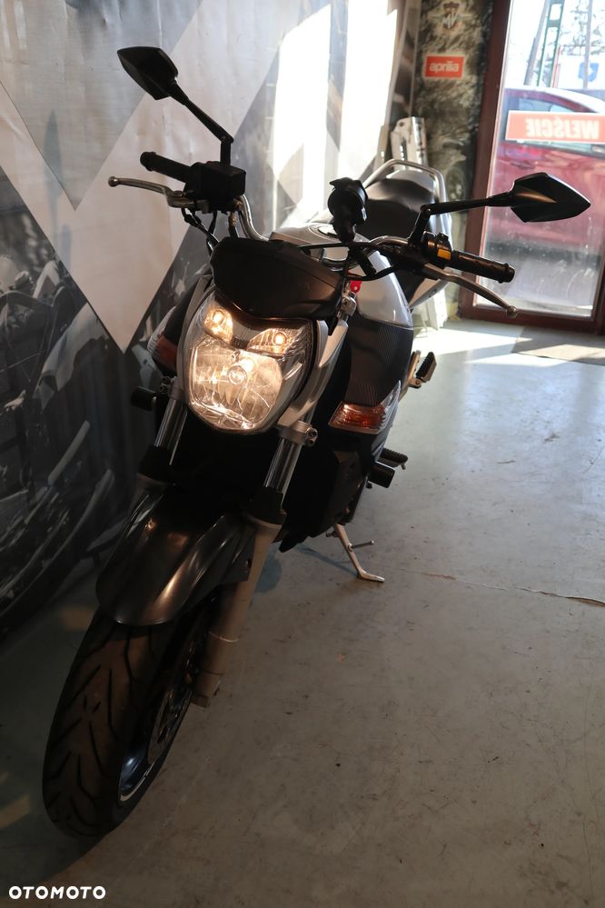 Suzuki GSR - 4