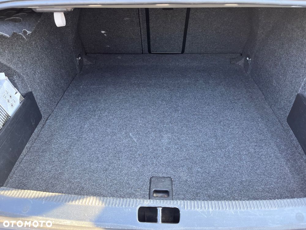 Volkswagen Passat 1.9 TDI Comfortline - 7