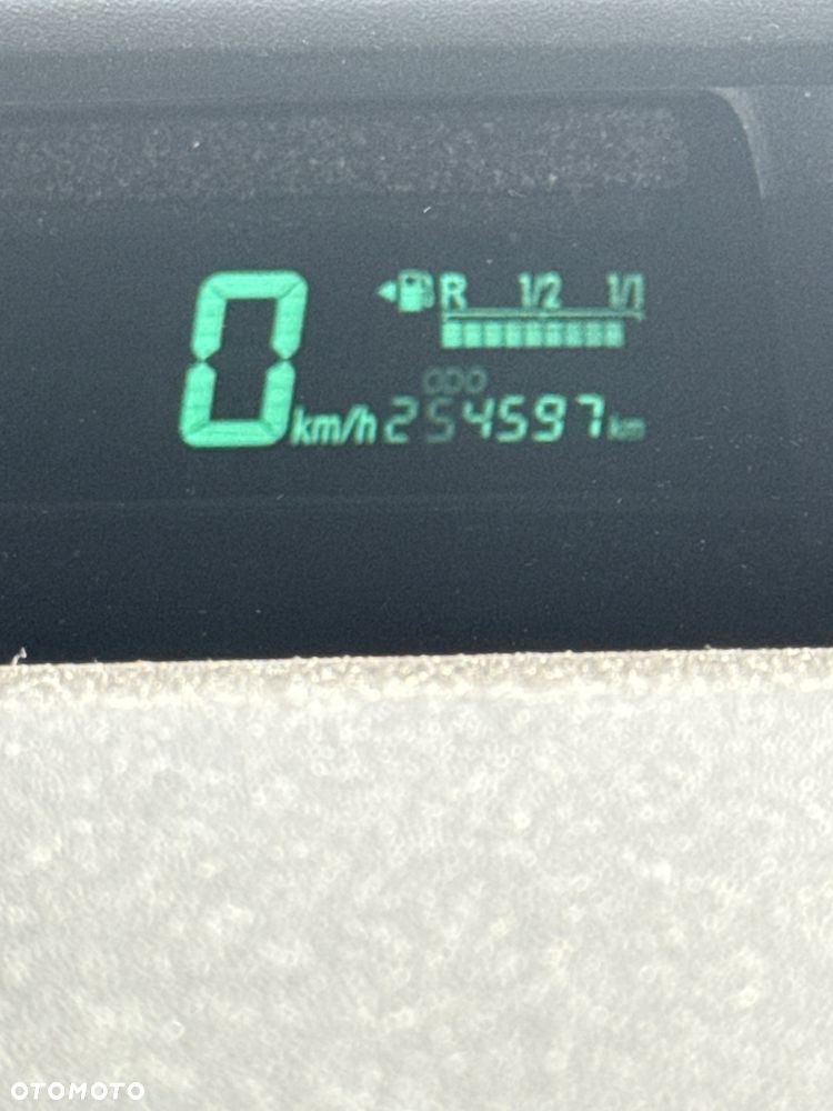 Toyota Prius - 12
