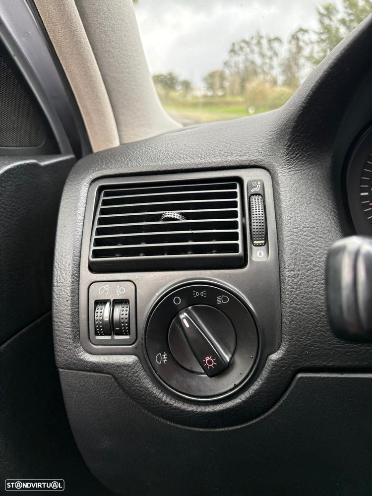 VW Golf 1.4i Confortline - 12