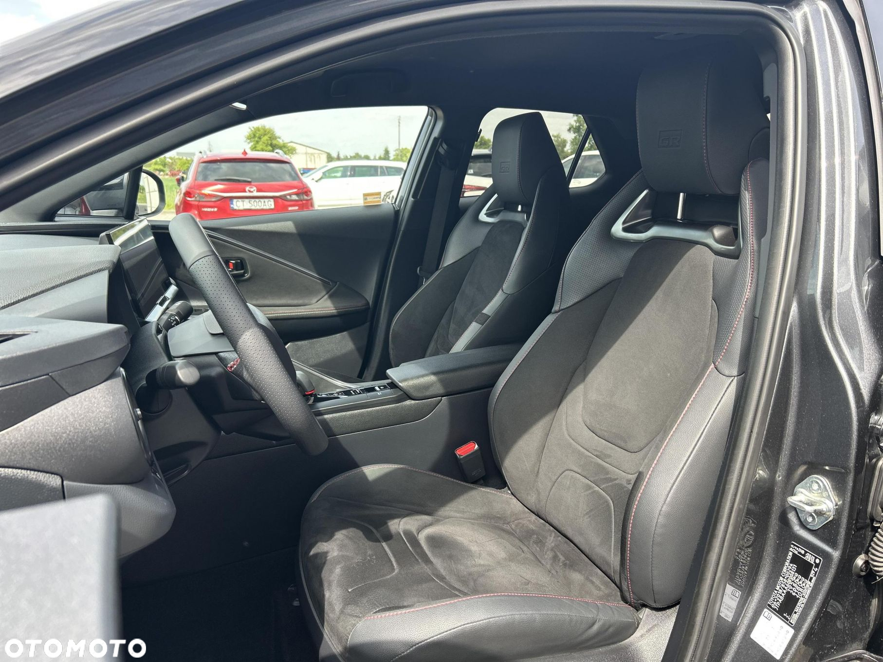Toyota C-HR - 12