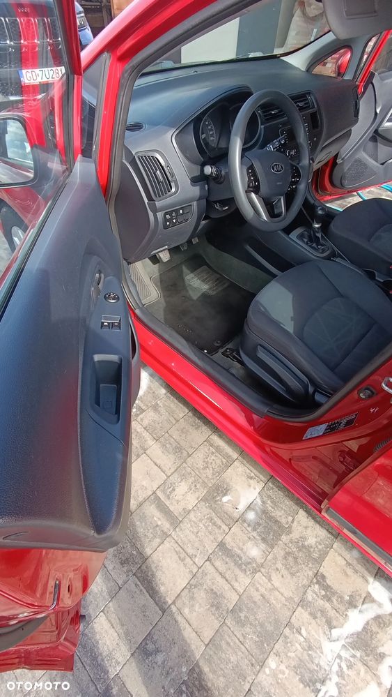 Kia Rio 1.2 L - 7