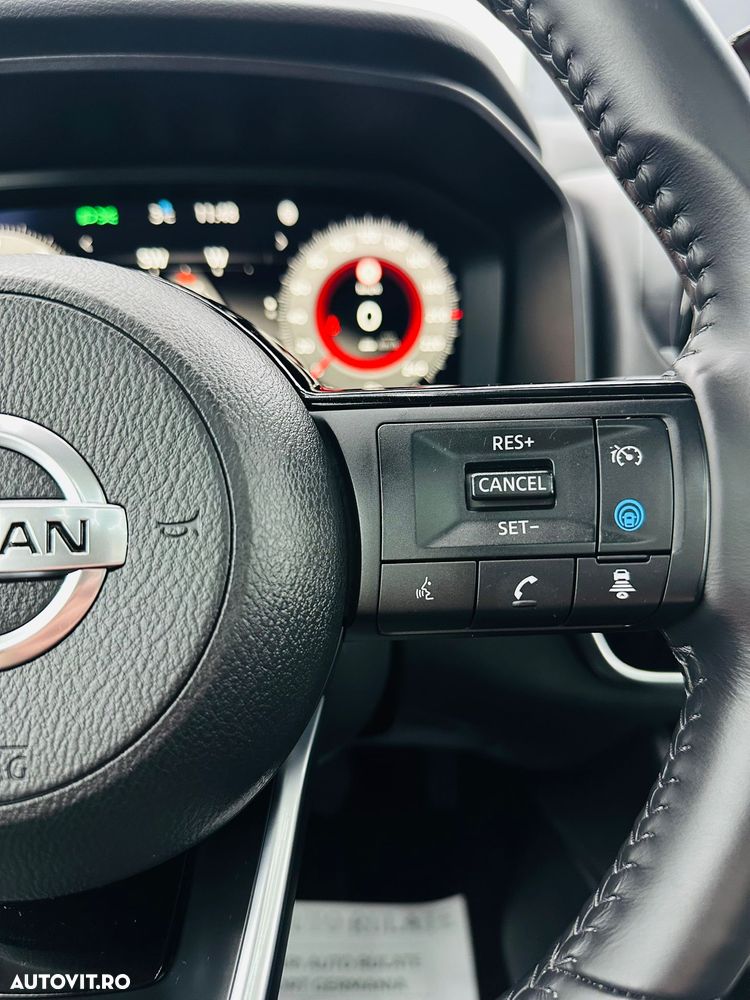 Nissan Qashqai 1.3 DIG-T MHEV Premiere Edition - 34