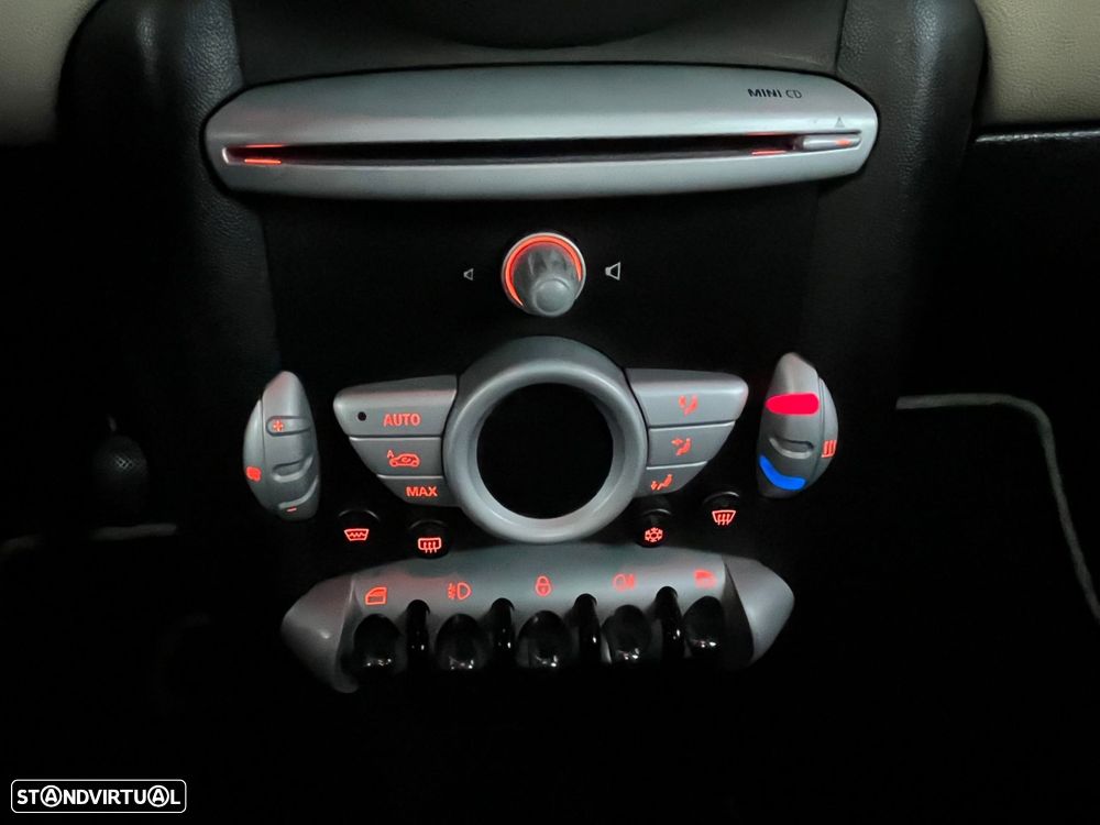 MINI 3 Portas Cooper D - 28