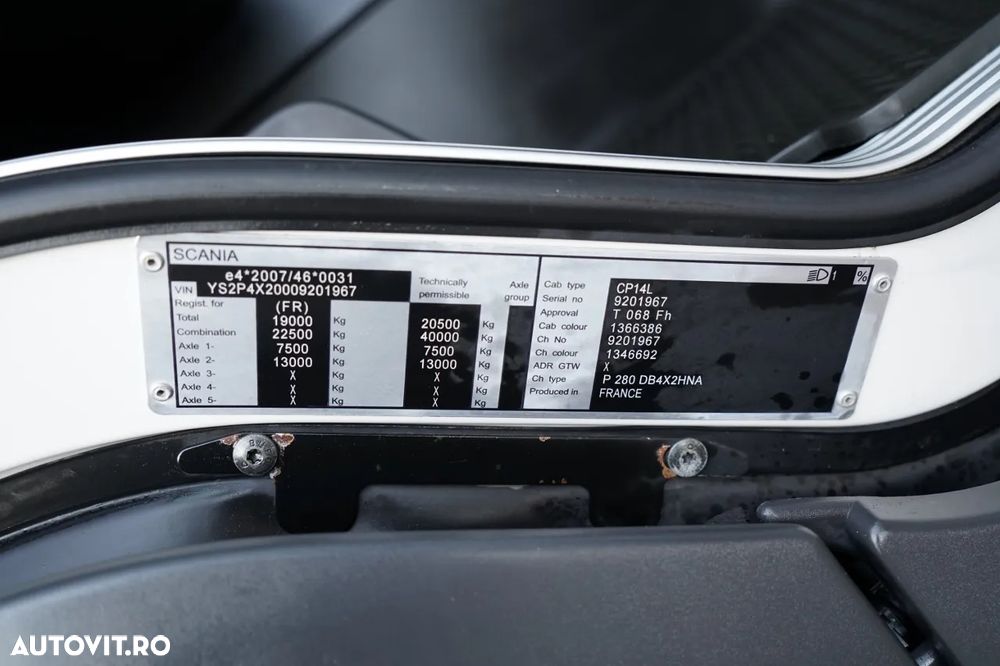Scania P 280 / 4X2 / ȘASIU - 4,9 M / + HDS HMF 635 / CAPACITATE DE RIDICARE 1.500 KG / ATINGERE MAXIMĂ 6,9 M / GRĂTAR / - 35