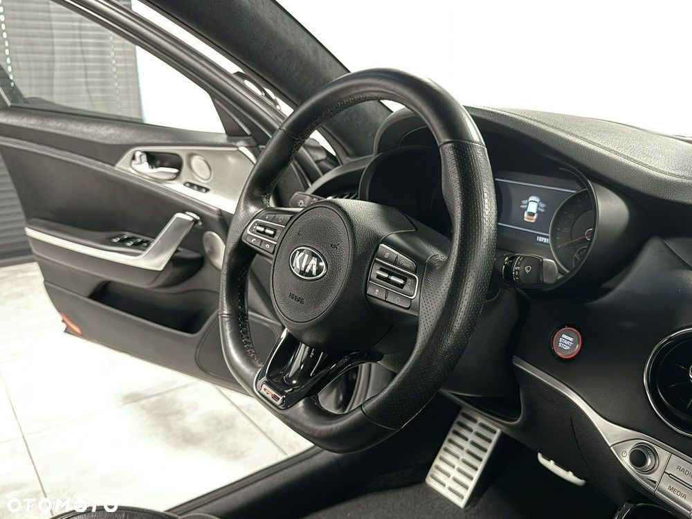Kia Stinger 2.0 T-GDI GT Line - 29