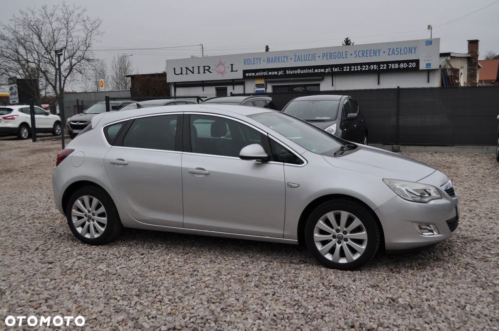 Opel Astra 1.4 Turbo Exklusiv - 2