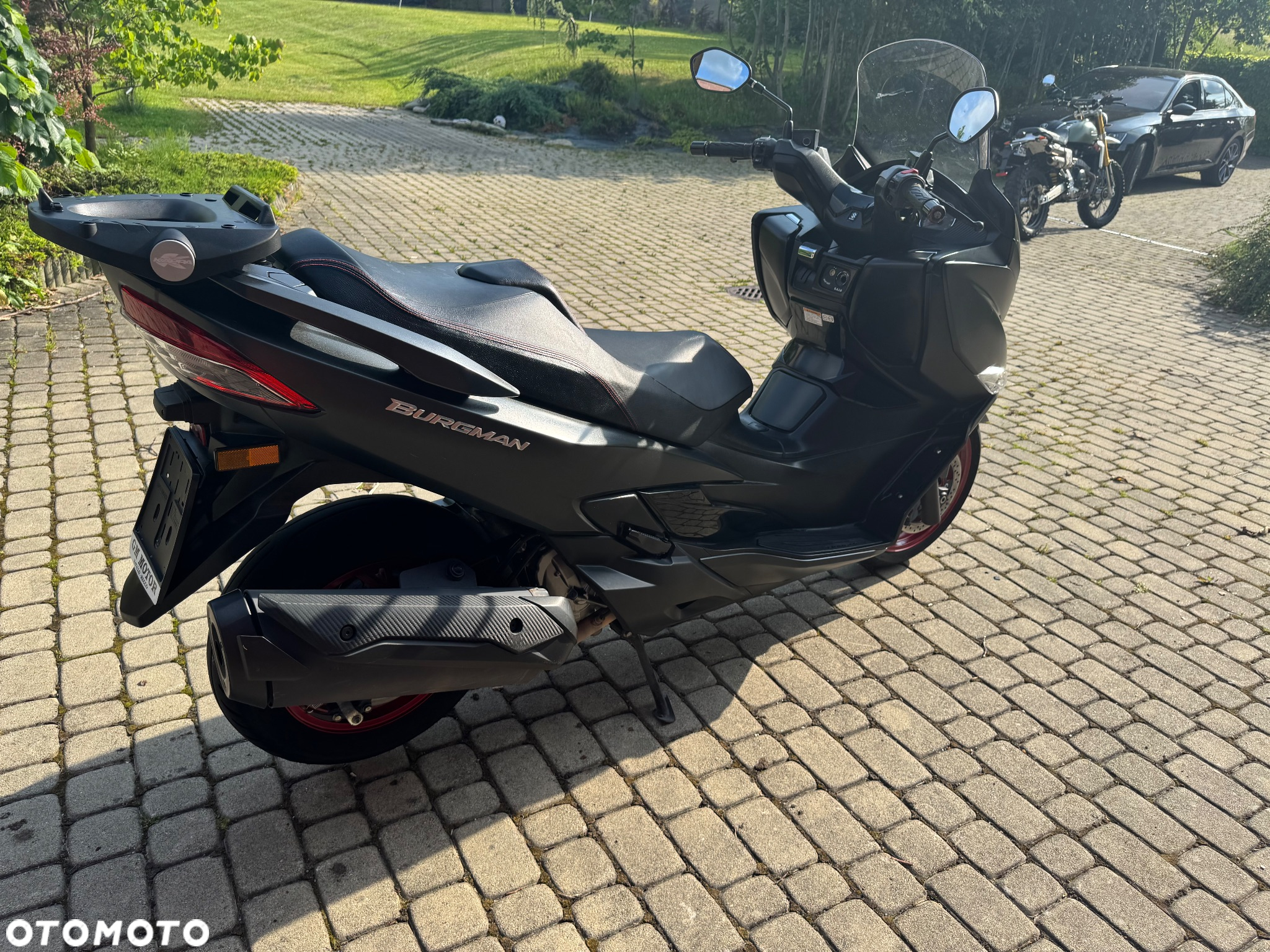 Suzuki Burgman - 11