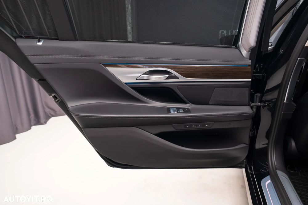BMW 7 Series 2020 — imagine 38