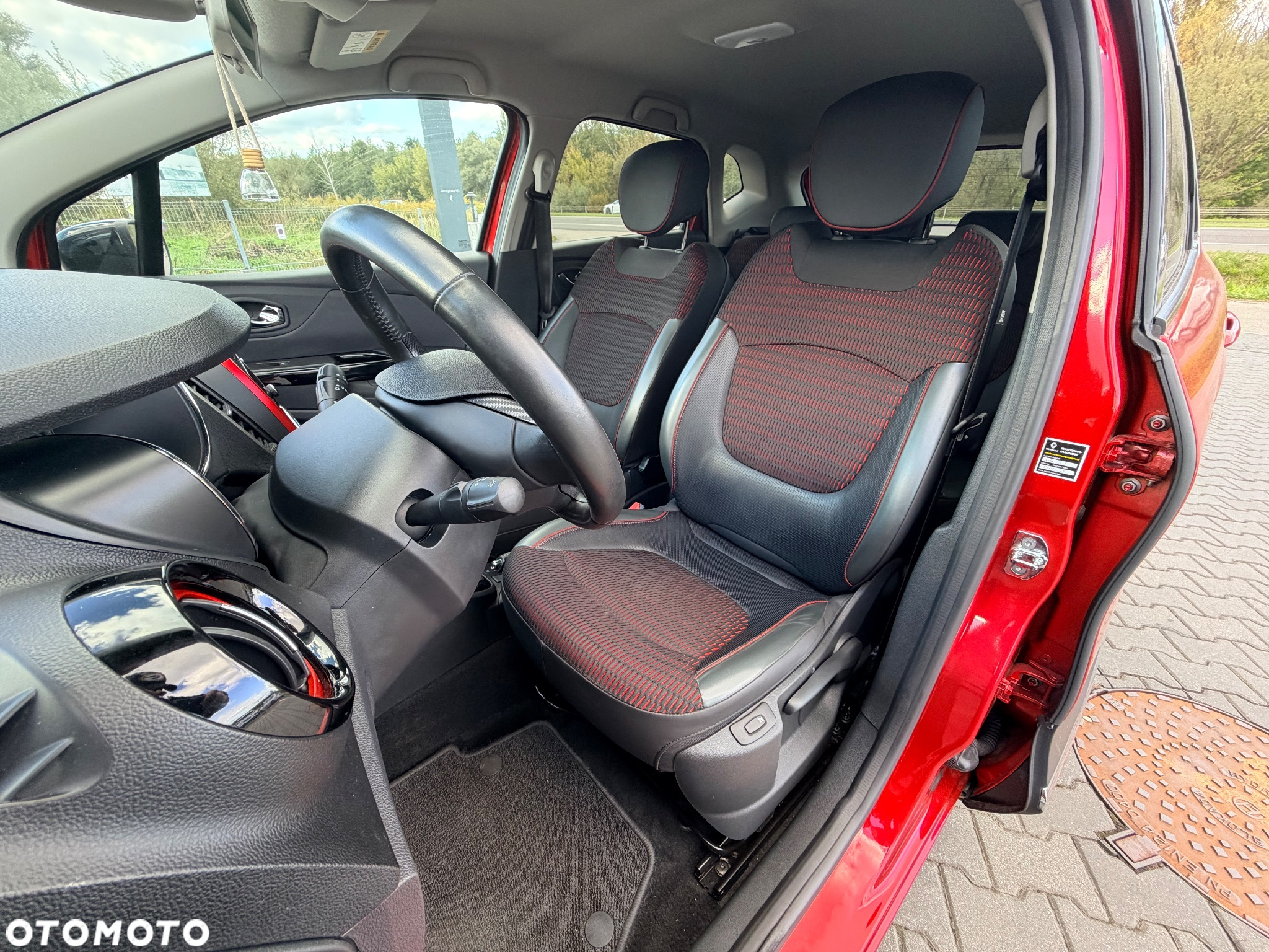 Renault Captur 1.2 TCe Helly Hansen EDC - 12