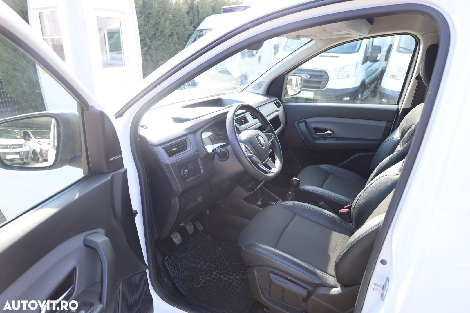 Renault Kangoo Express - 11