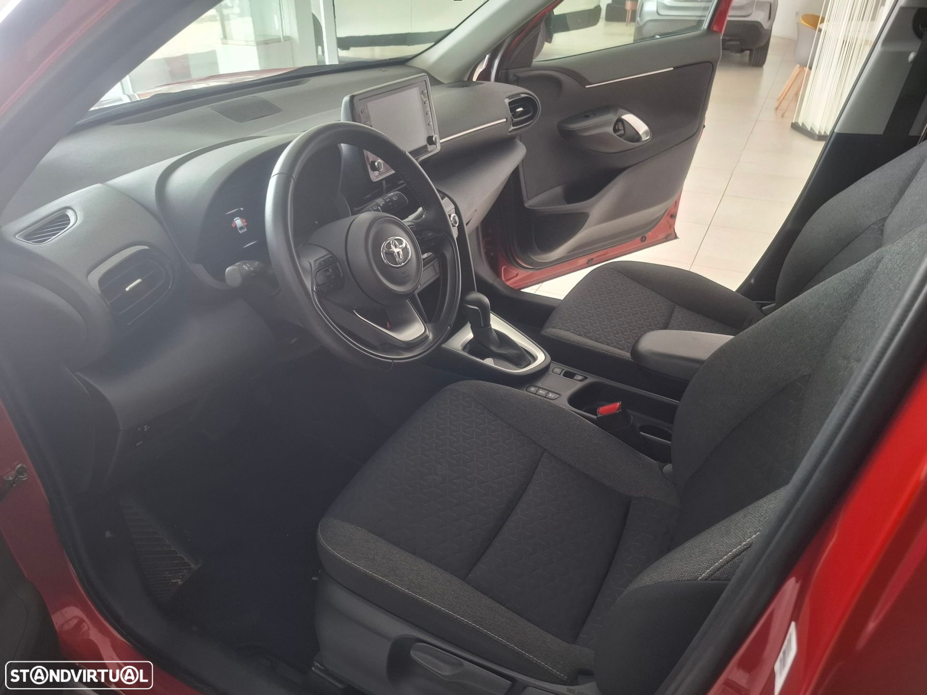 Toyota Yaris Cross 1.5 HDF Comfort Plus - 17