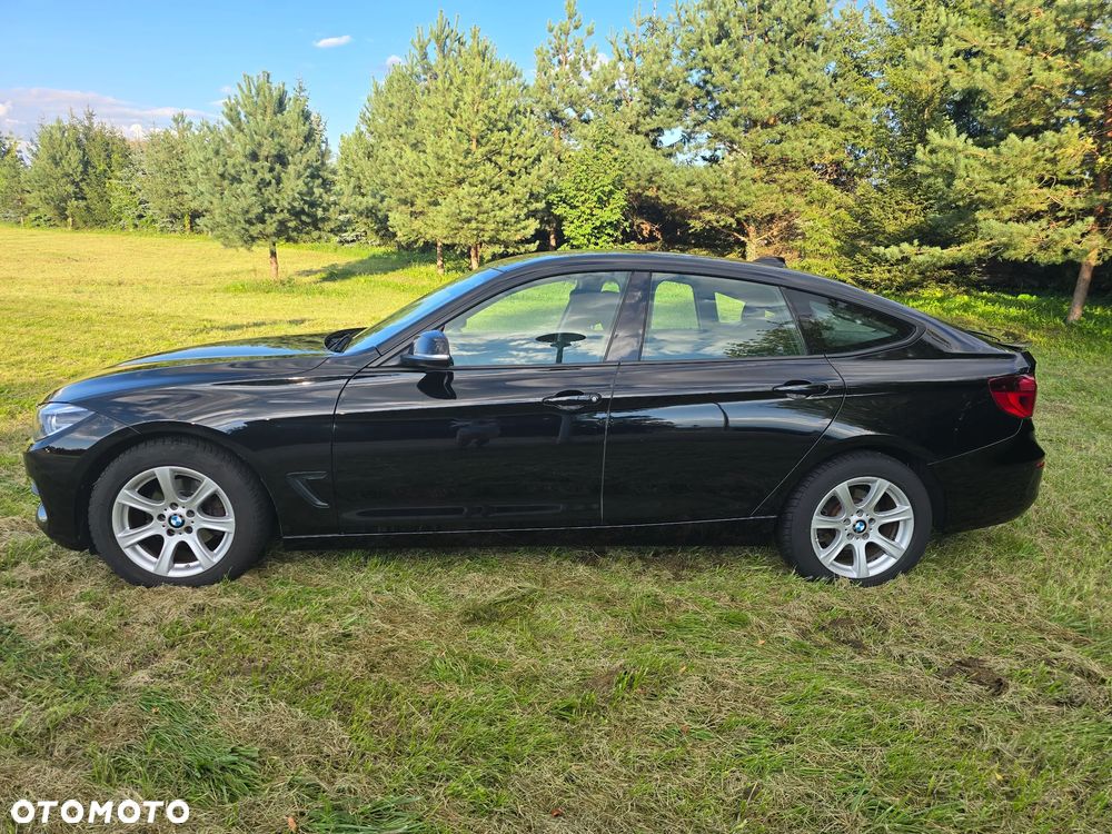 BMW 3 Series 2019 photo 5