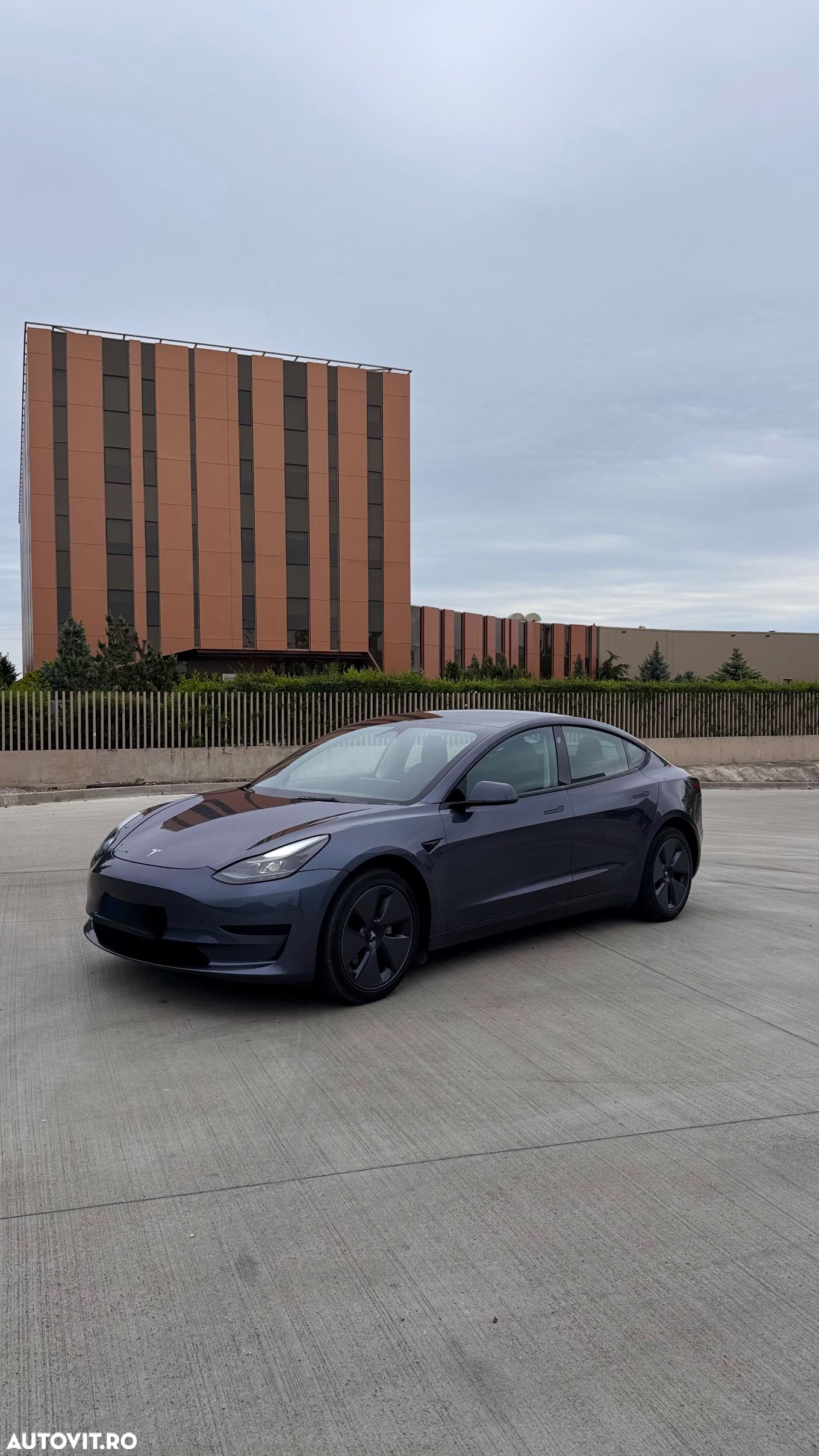Tesla Model 3 RWD - 1