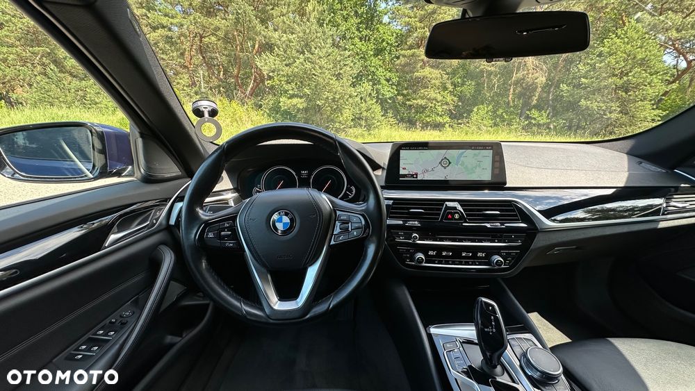 BMW Seria 5 520d Sport Line - 9