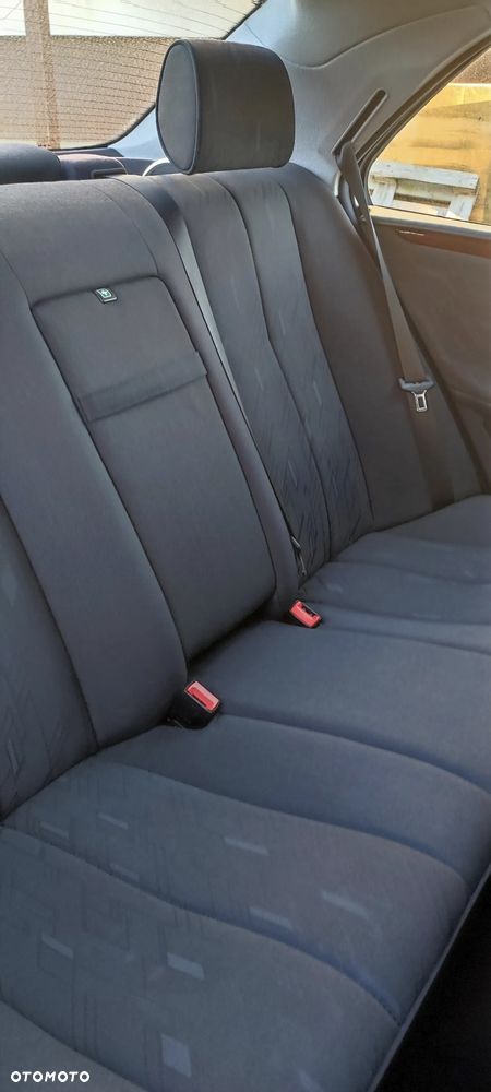 Mercedes-Benz Klasa E 200 Kompressor Classic - 26