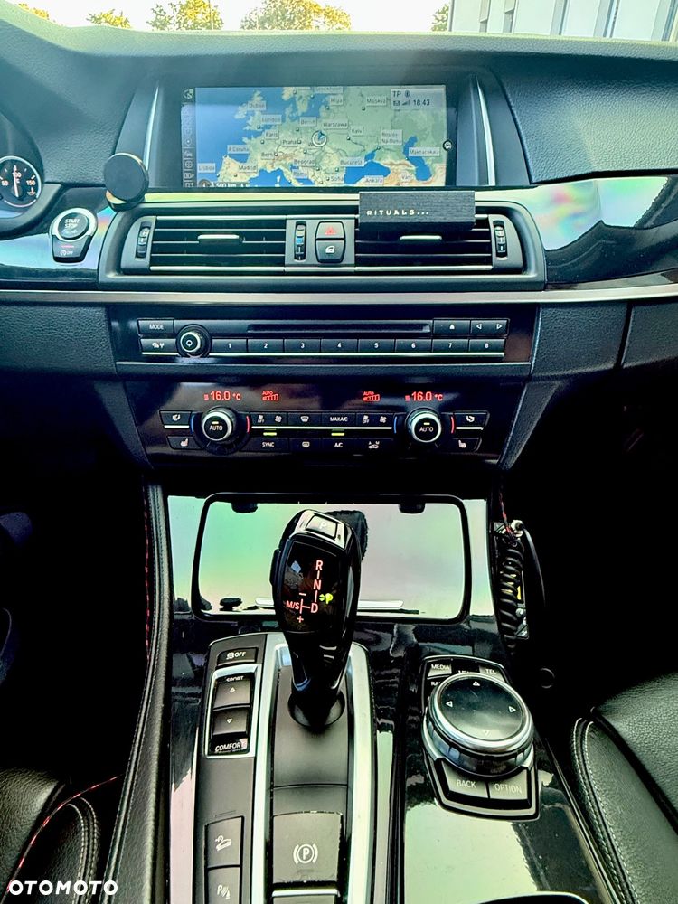 BMW Seria 5 530d xDrive Modern Line - 9