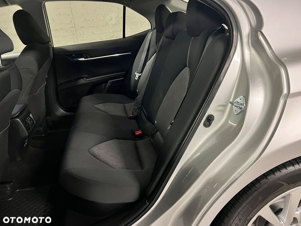 Toyota Camry 2.5 Hybrid Comfort CVT - 18