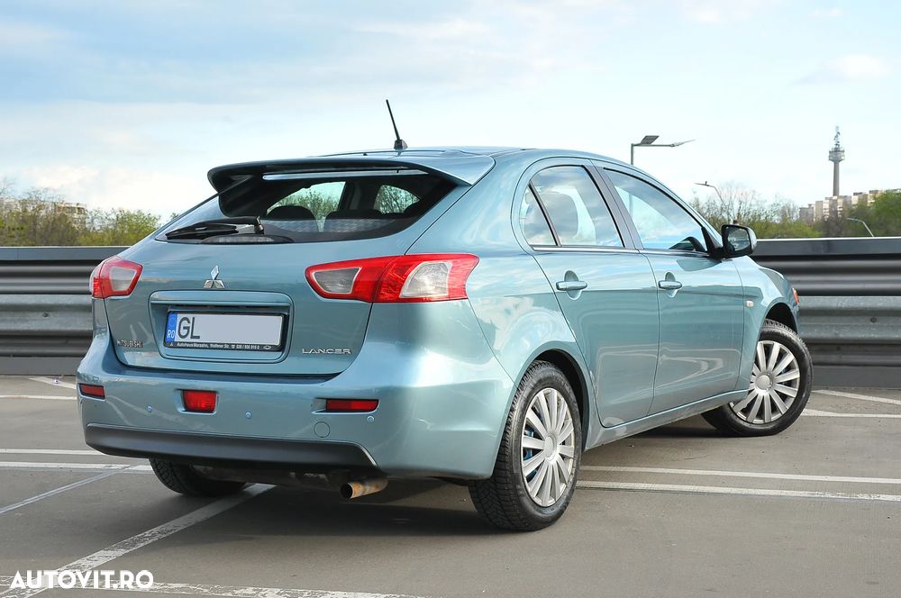 Mitsubishi Lancer 1.8 CVT Intense - 9