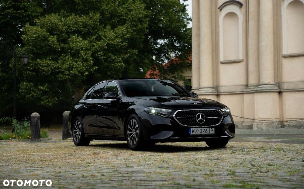 Mercedes-Benz E-Class 2024 photo 2