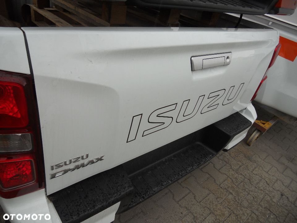 STOPIEŃ ZDERZAKA tylnego ISUZU D-max III 2020- - 3