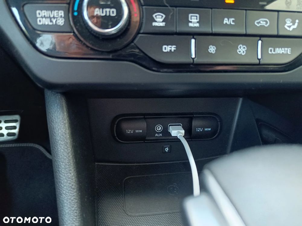 Kia Niro 1.6 GDI Hybrid L Business Line - 12