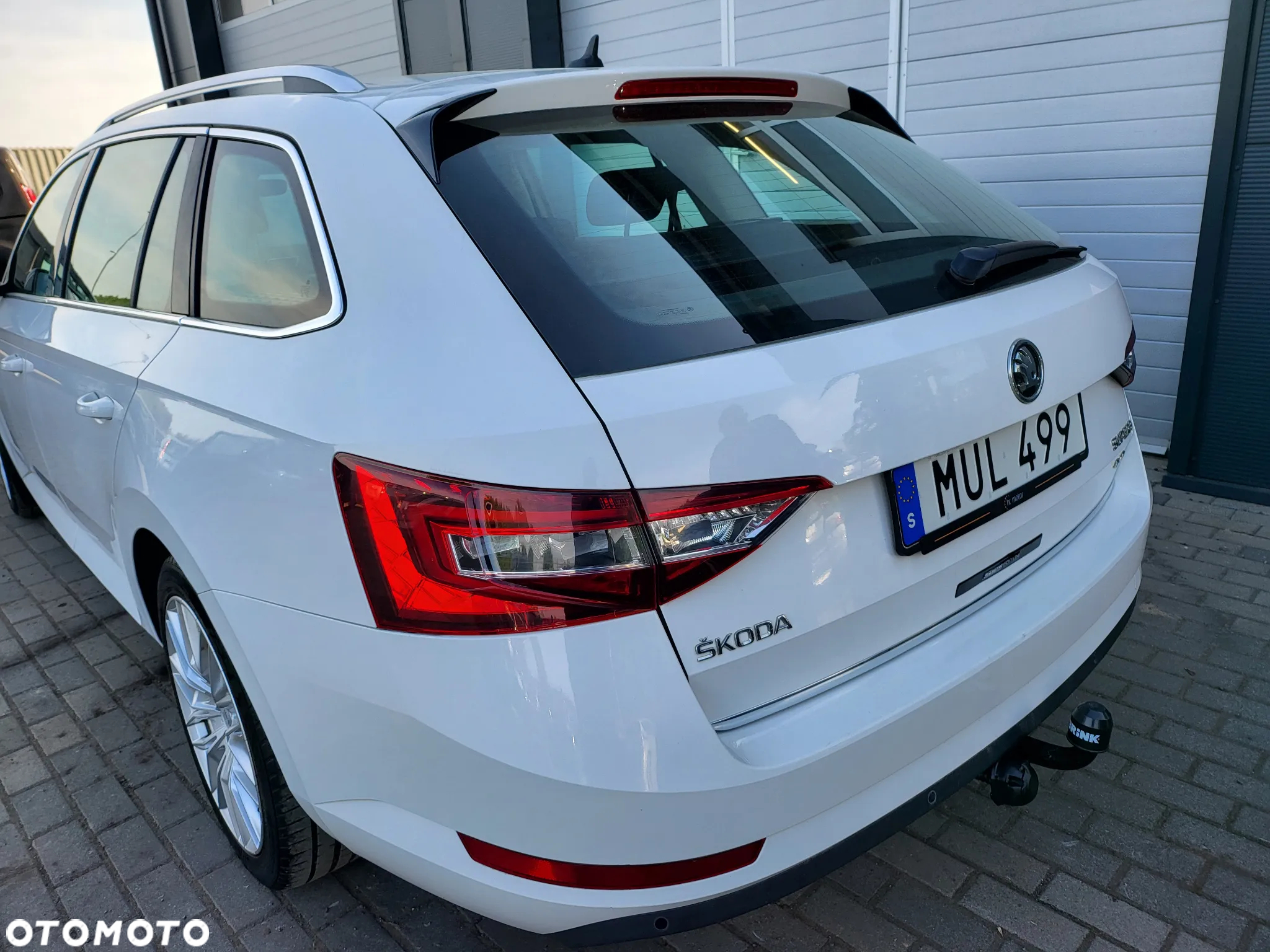 Skoda Superb Combi 2.0 TDI DSG Ambition - 12