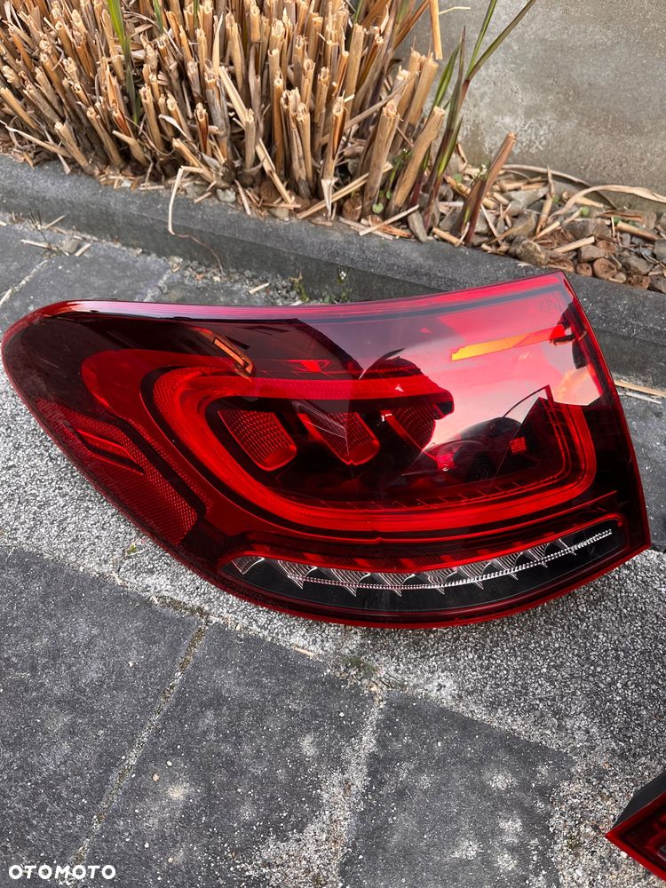 Lampy tylne Mercedes-Benz GLC 300 2022 r. - 2