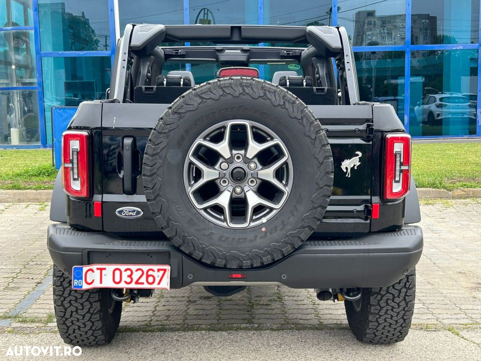 Ford Bronco - 6