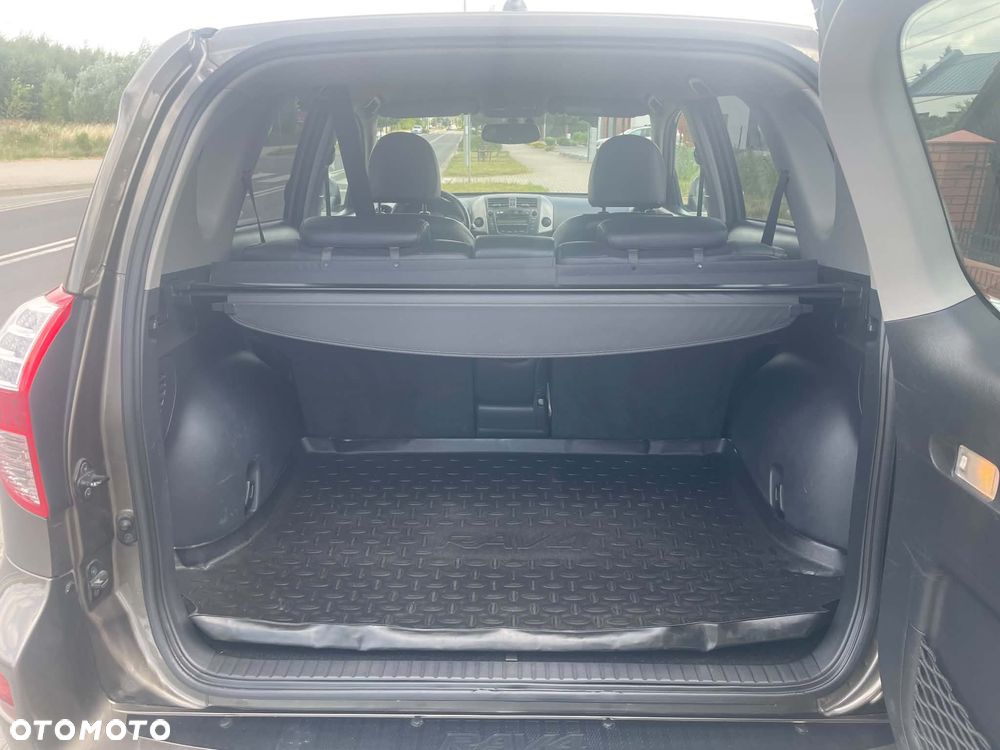 Toyota RAV4 2.2 D-4D 4x4 Executive - 13