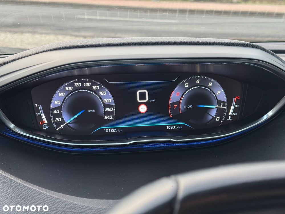 Peugeot 3008 PureTech 130 Stop & Start GPF Allure - 37