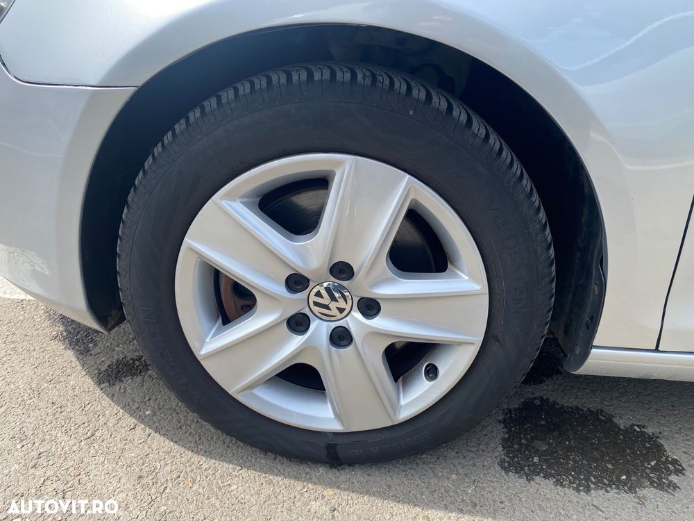 VOLKSWAGEN Golf 2010 — imagine 8