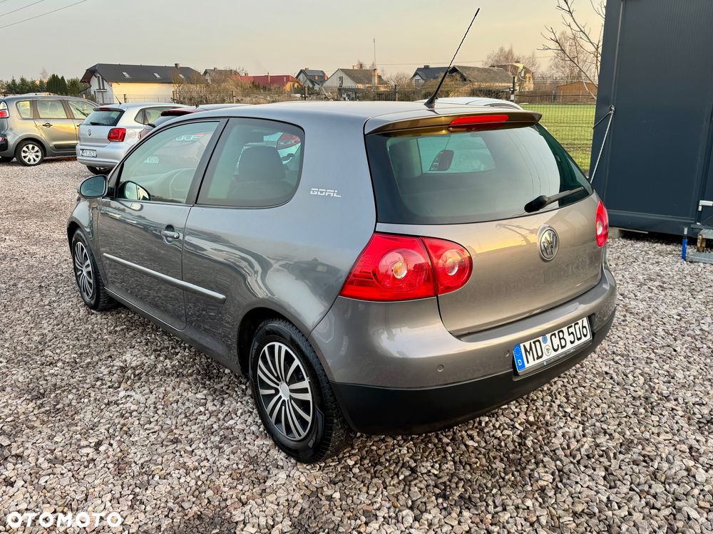 Volkswagen Golf - 10