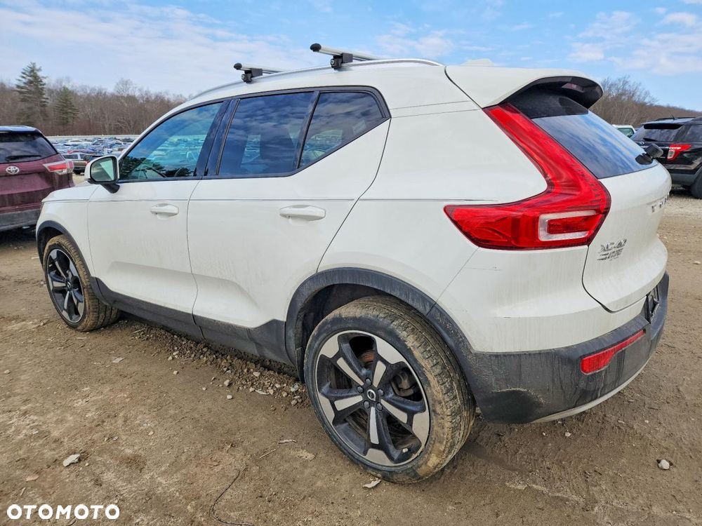 Volvo XC 40 - 3
