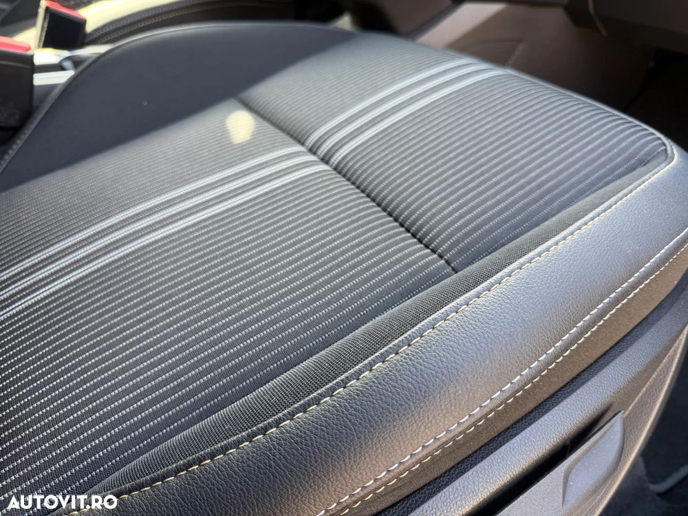 Renault Captur PHEV 160 Engineered - 19