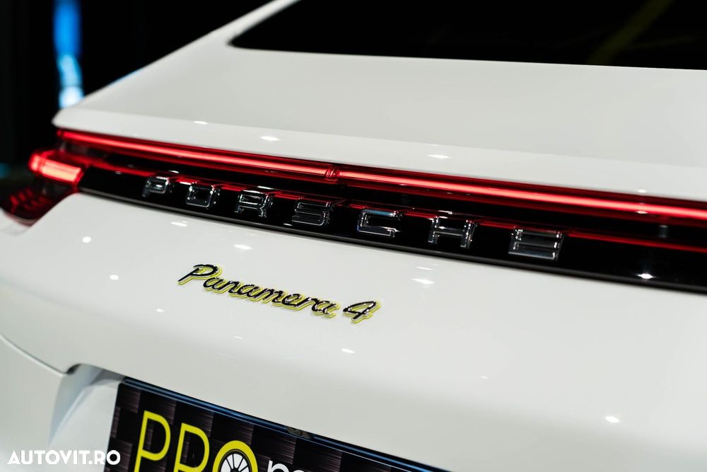 Porsche Panamera - 18