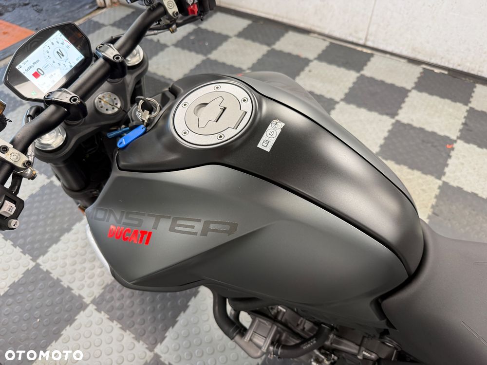 Ducati Monster - 22