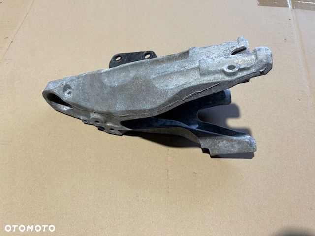 VW TRANSPORTER T5 T6 T6.1 2,0 TD ŁAPA SILNIKA MOCOWANIE 7LA199370A - 1