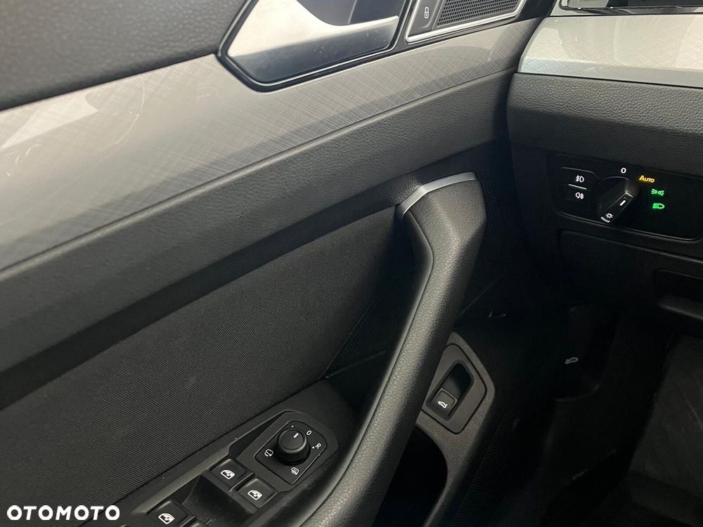 Volkswagen Passat Variant 2.0 TDI EVO Business DSG - 15