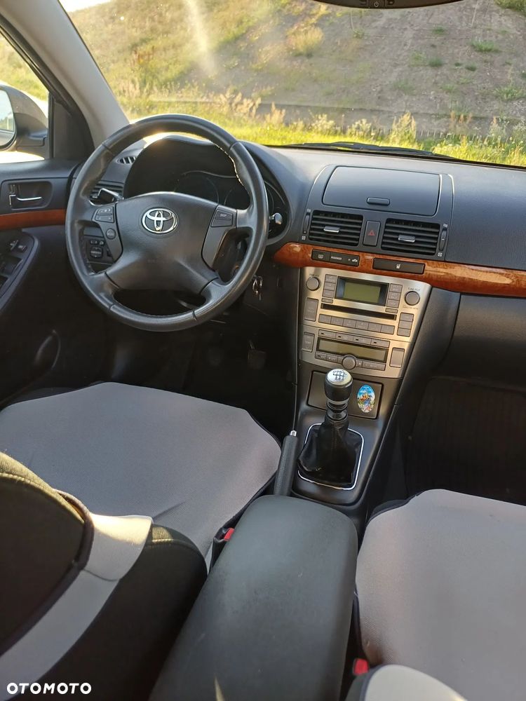 Toyota Avensis 2.0 D-4D Sol - 4