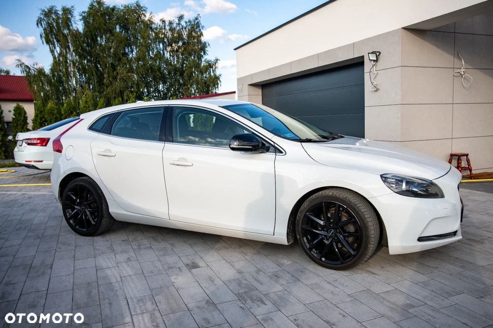 Volvo V40 D2 Momentum - 1