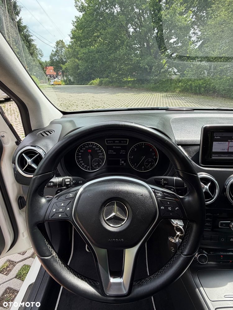 Mercedes-Benz Klasa B 180 CDI (BlueEFFICIENCY) 7G-DCT - 28