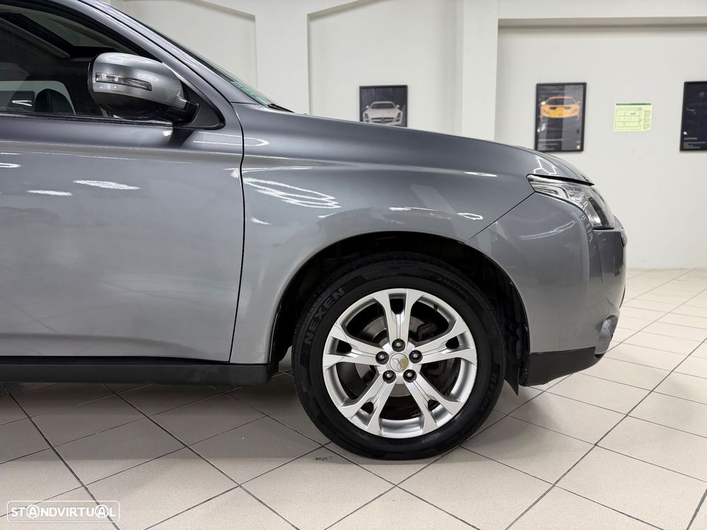 Mitsubishi Outlander 2.2 DI-D Instyle Navi AT 4WD - 3