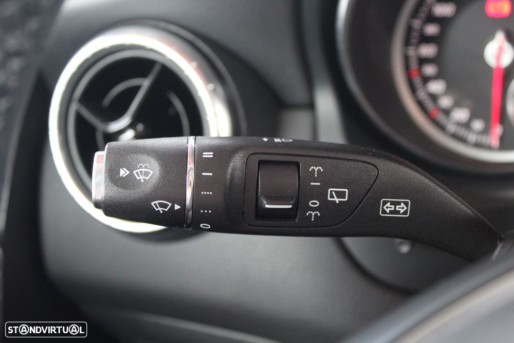 Mercedes-Benz CLA 180 d BlueEFFICIENCY Edition - 19