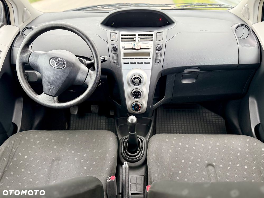 Toyota Yaris 1.3 Sol - 18