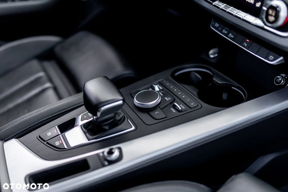 Audi A4 Avant 40 TDI quattro S tronic S line - 17