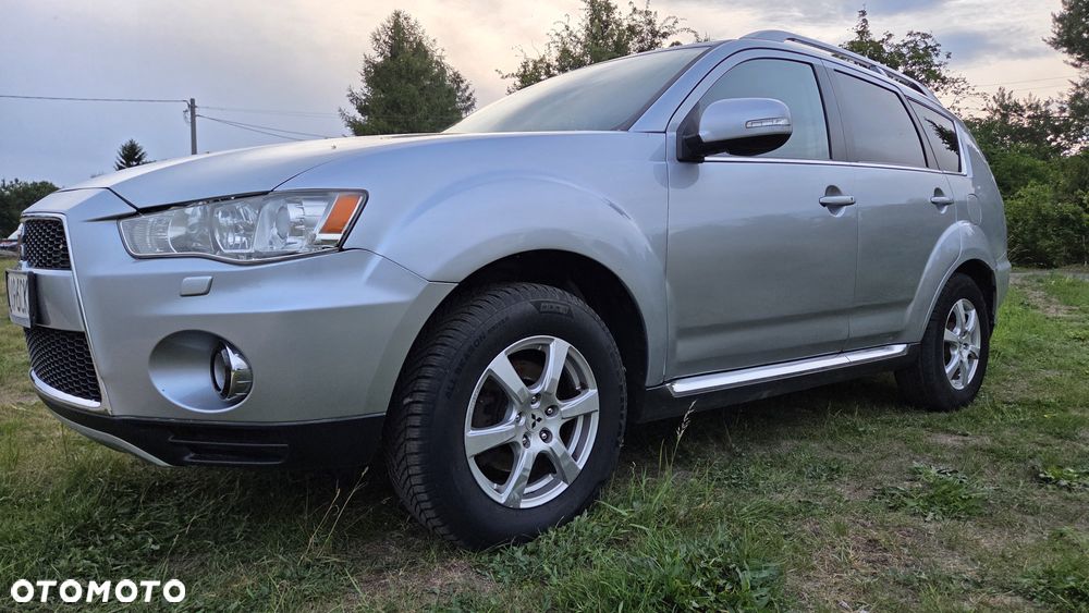 Mitsubishi Outlander - 1